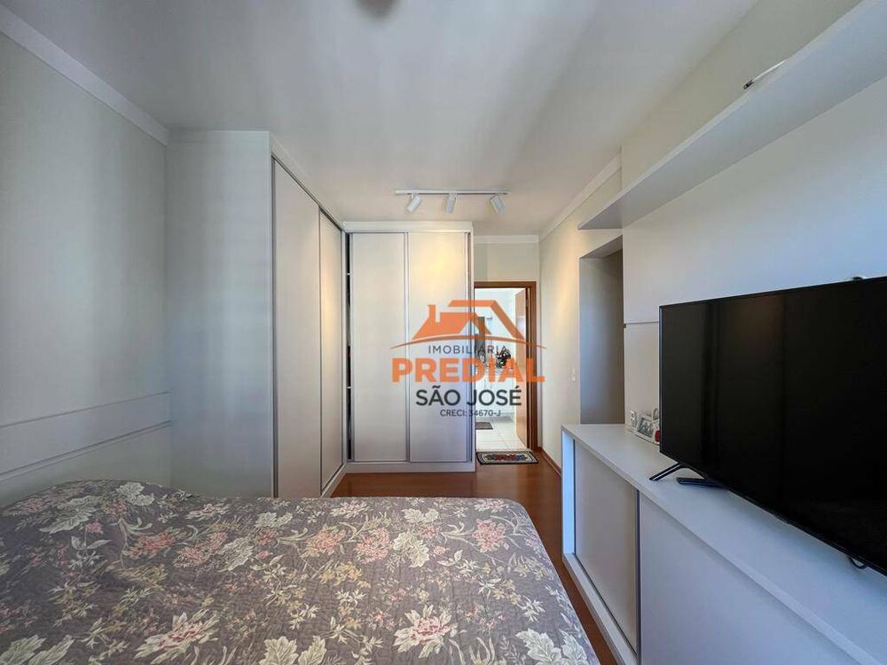 Apartamento à venda com 3 quartos, 157m² - Foto 5