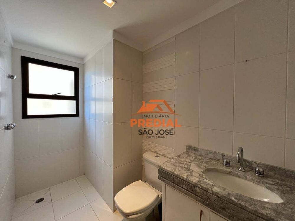 Apartamento à venda com 3 quartos, 157m² - Foto 4