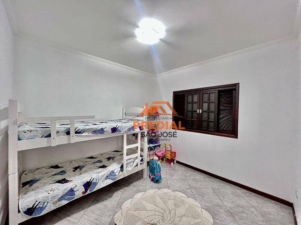 Casa à venda com 3 quartos, 98m² - Foto 6