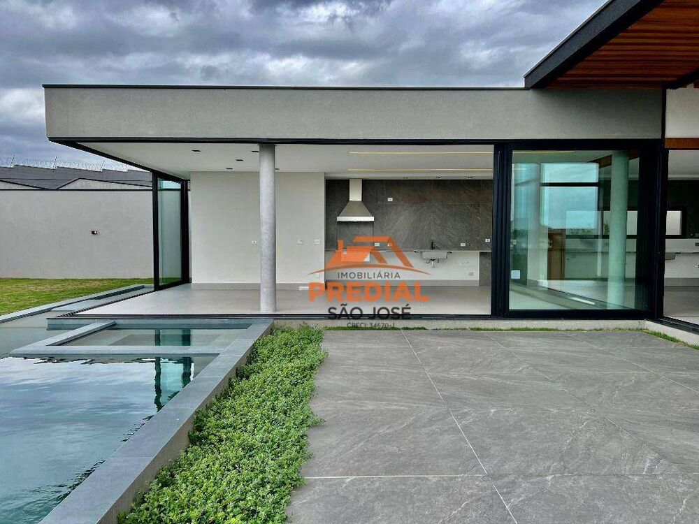 Casa de Condomínio à venda com 4 quartos, 600m² - Foto 1