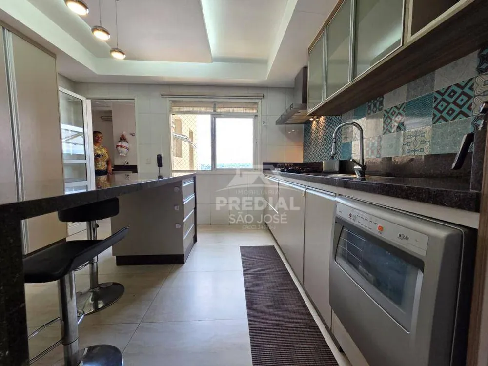 Apartamento, 3 quartos, 142 m² - Foto 3