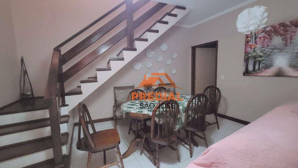 Casa, 3 quartos, 151 m² - Foto 2