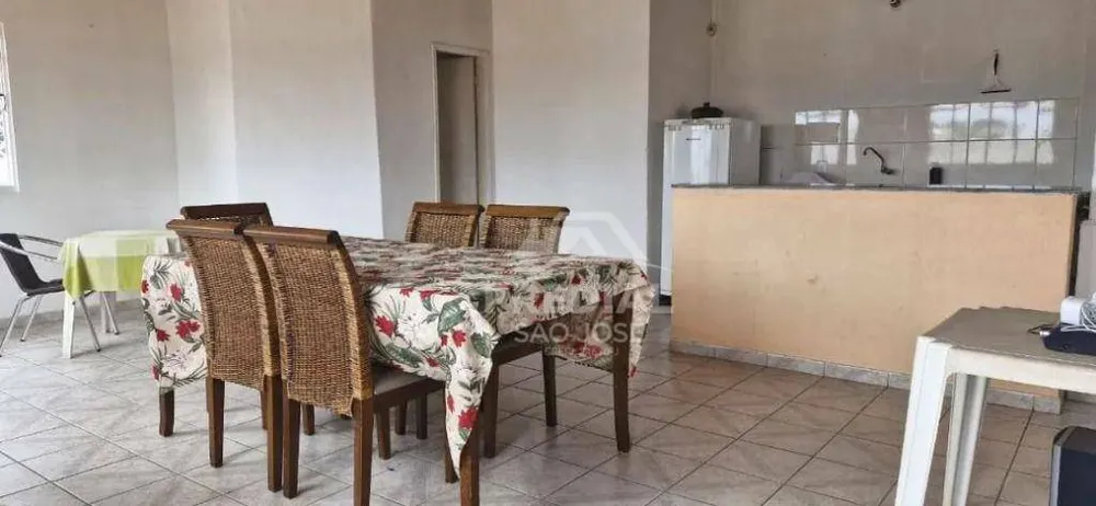 Casa, 3 quartos, 230 m² - Foto 1