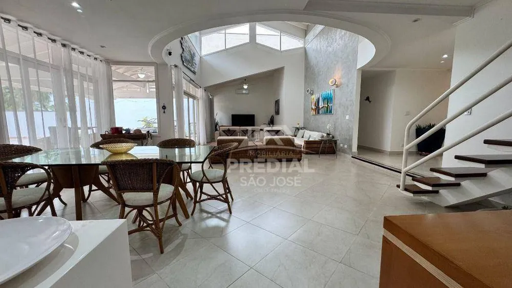 Casa, 6 quartos, 356 m² - Foto 1