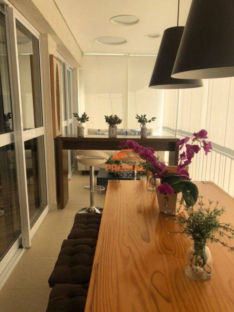 Apartamento à venda com 3 quartos, 142m² - Foto 1