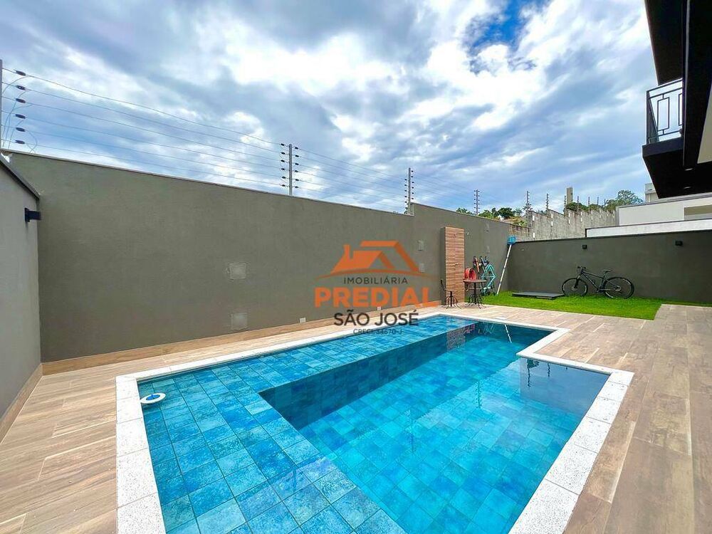 Casa de Condomínio à venda com 3 quartos, 235m² - Foto 2