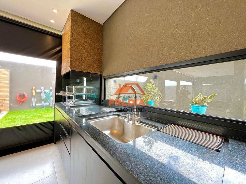 Casa de Condomínio à venda com 3 quartos, 235m² - Foto 3