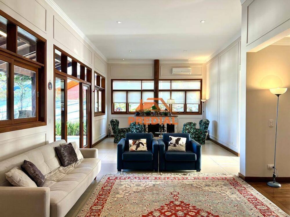 Casa de Condomínio à venda com 4 quartos, 290m² - Foto 3