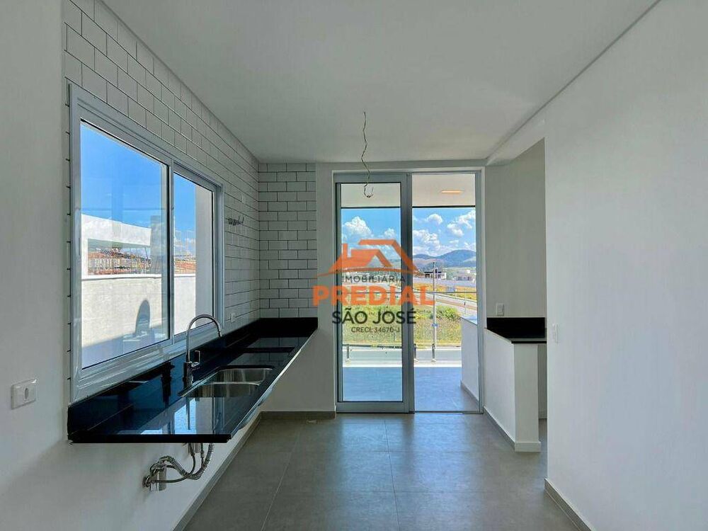 Casa de Condomínio à venda com 4 quartos, 263m² - Foto 2