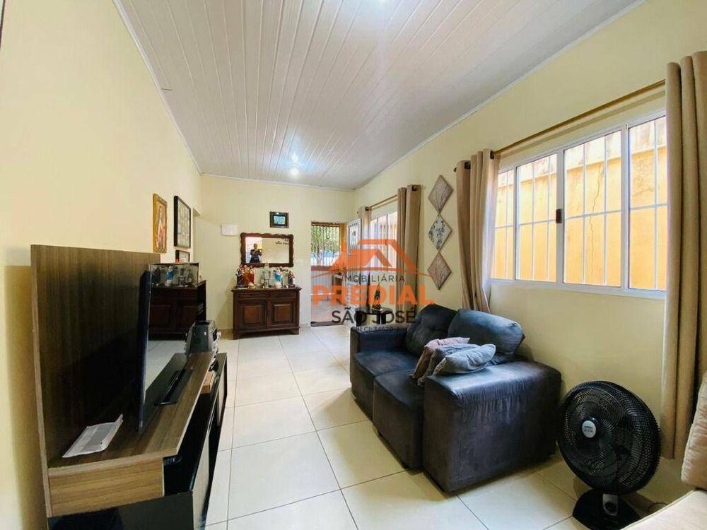 Casa à venda com 3 quartos, 109m² - Foto 2