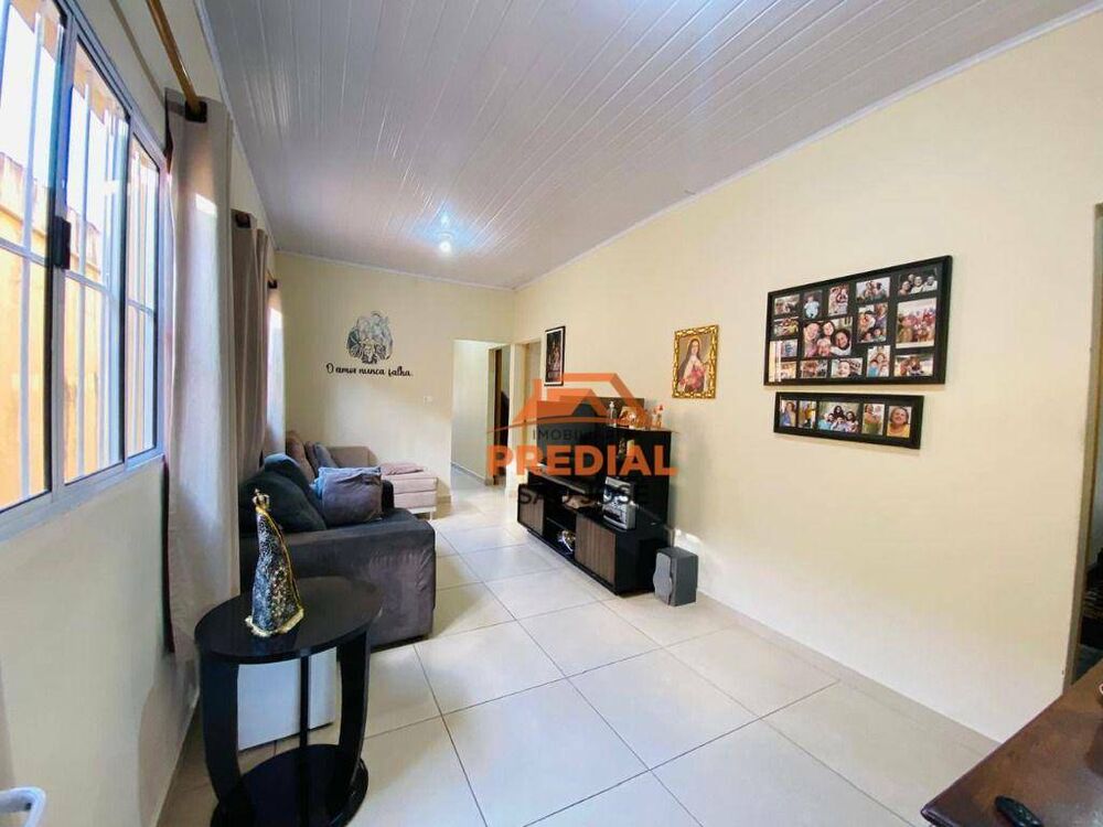 Casa à venda com 3 quartos, 109m² - Foto 1