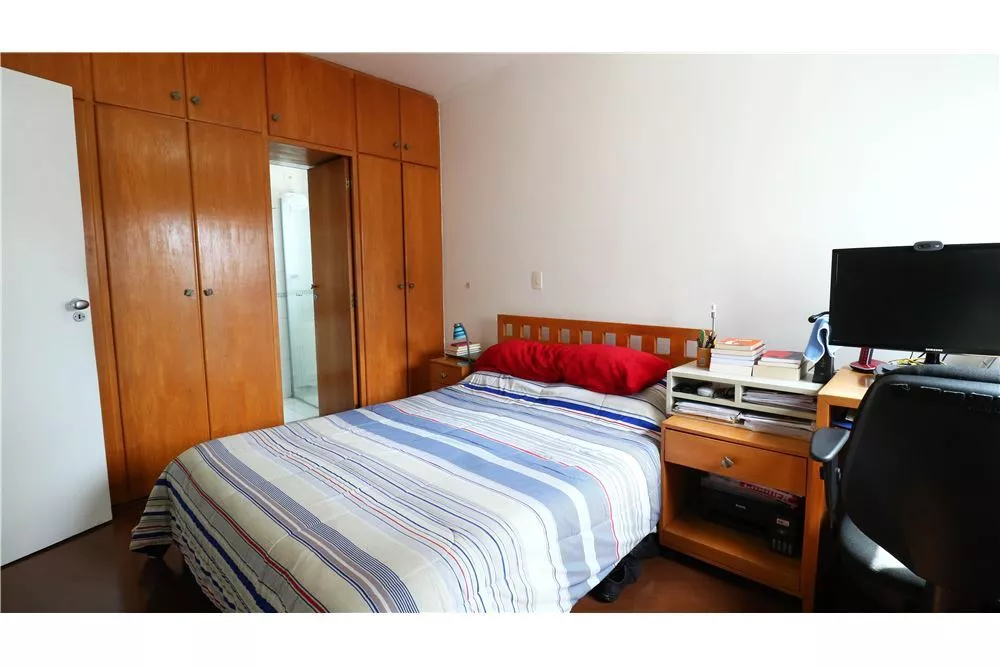 Apartamento à venda com 2 quartos, 77m² - Foto 2