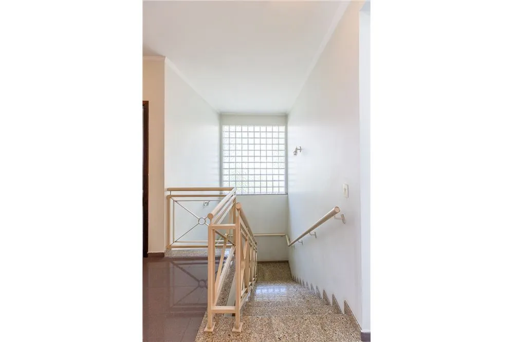 Casa, 4 quartos, 332 m² - Foto 1