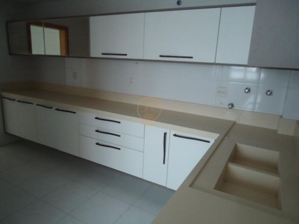 Apartamento à venda com 4 quartos, 191m² - Foto 5
