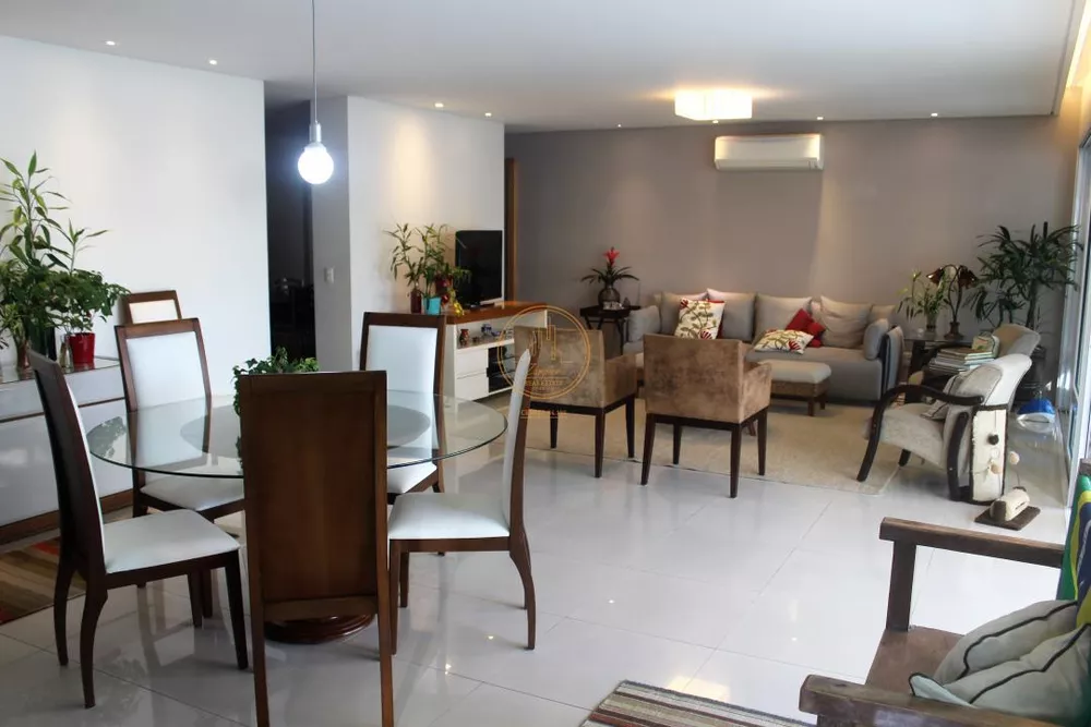 Apartamento à venda com 4 quartos, 192m² - Foto 2