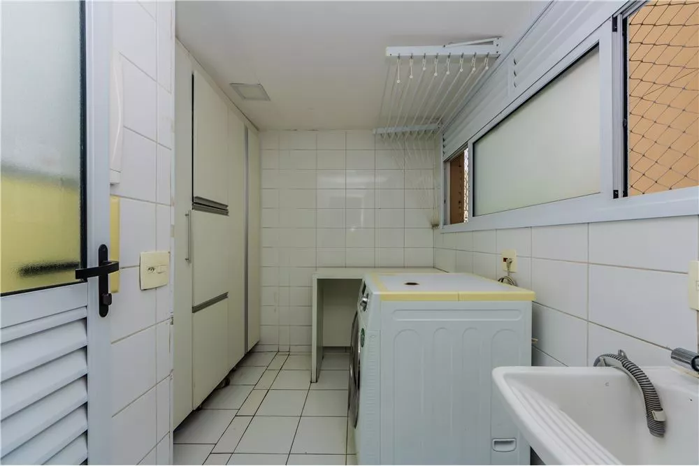 Apartamento à venda com 2 quartos, 107m² - Foto 13