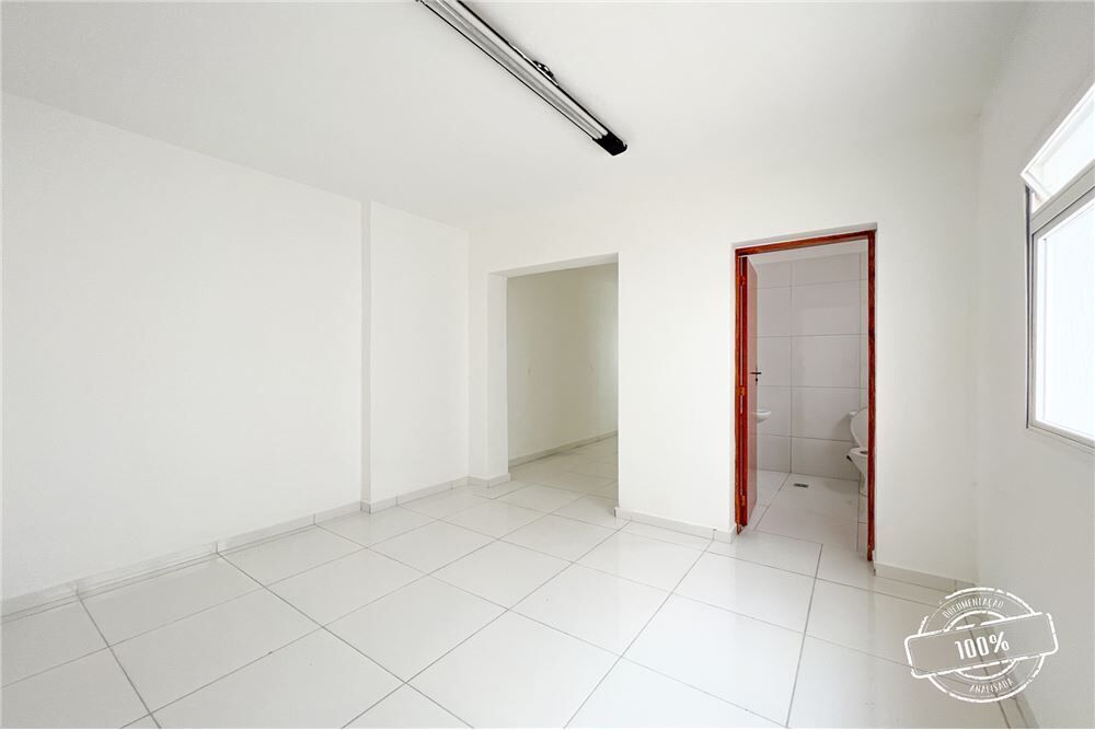 Casa à venda com 3 quartos, 170m² - Foto 4