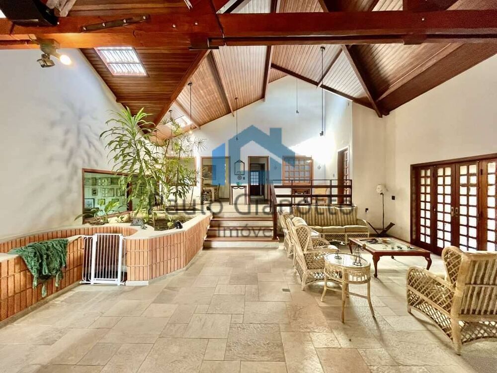 Casa à venda e aluguel com 5 quartos, 923m² - Foto 2