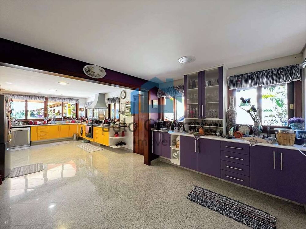 Casa à venda com 5 quartos, 1333m² - Foto 8