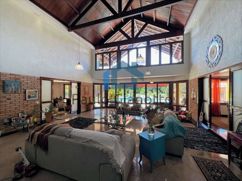 Casa à venda com 5 quartos, 1333m² - Foto 2