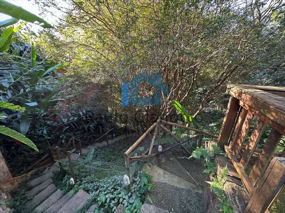 Casa, 5 quartos, 334 m² - Foto 1
