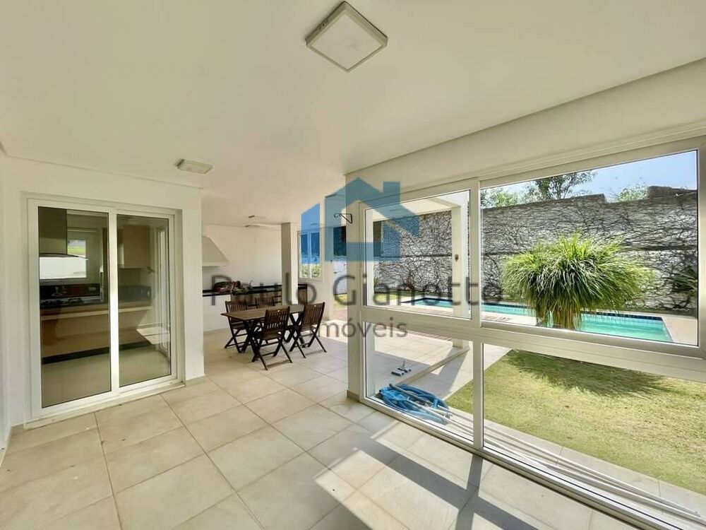 Casa de Condomínio à venda com 4 quartos, 332m² - Foto 3