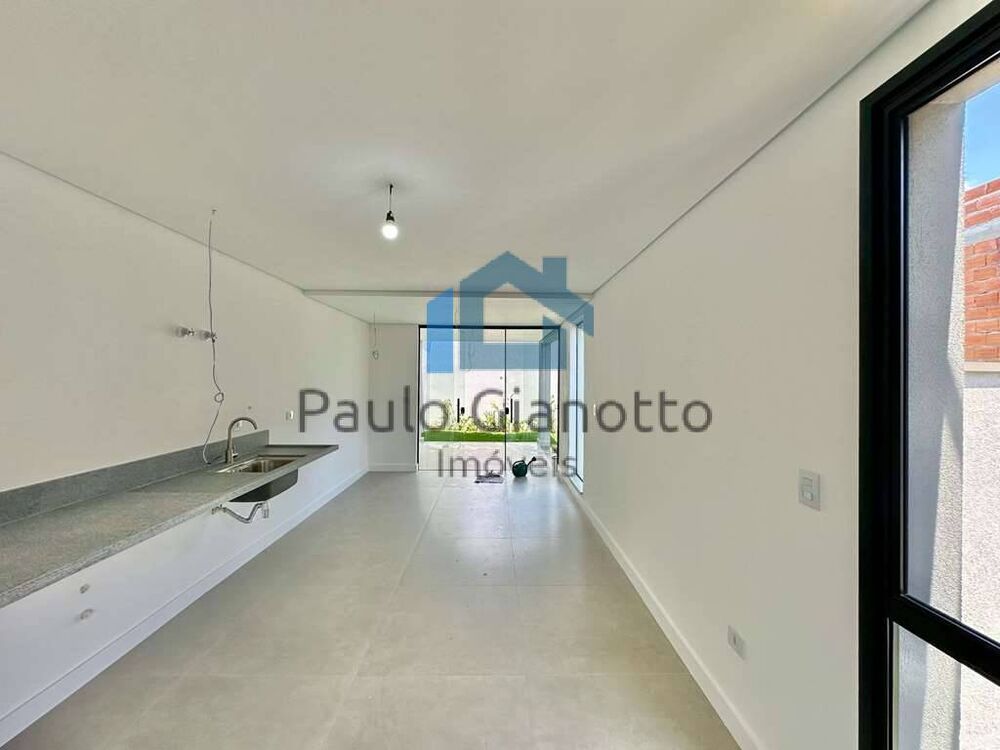 Casa de Condomínio à venda com 3 quartos, 137m² - Foto 1