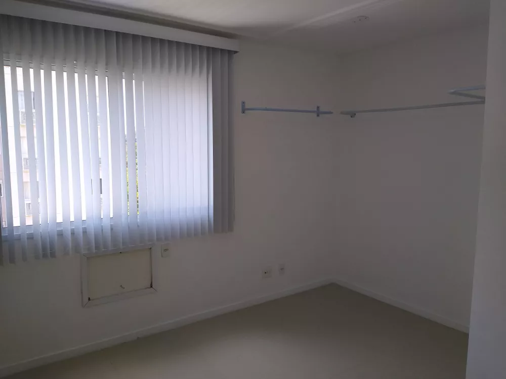 Apartamento à venda com 3 quartos, 77m² - Foto 3