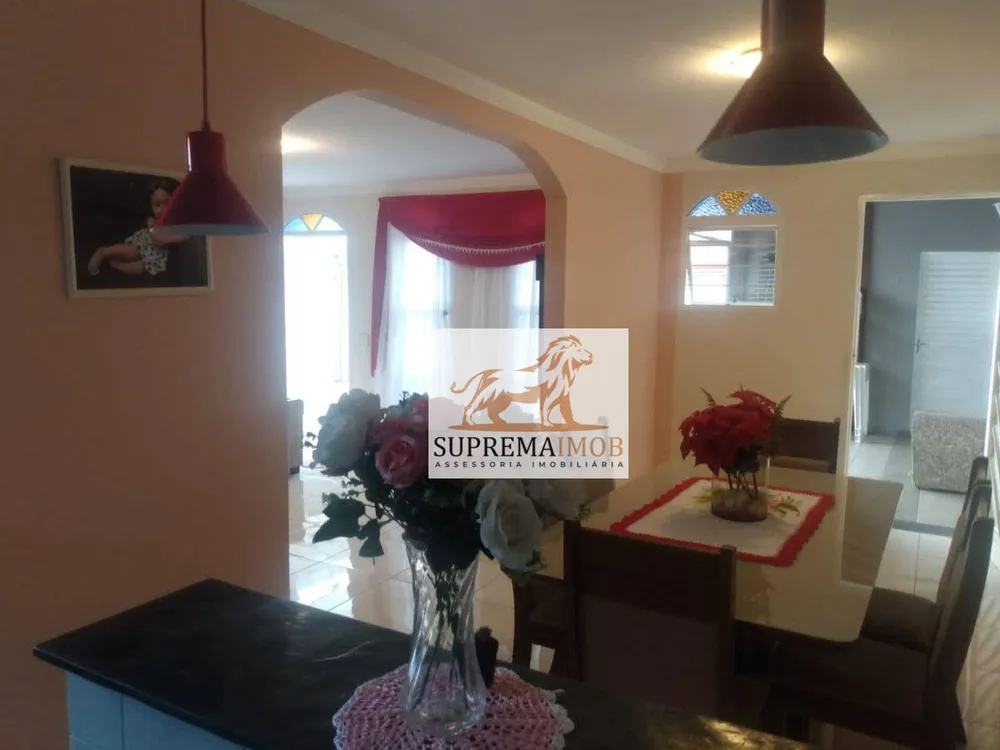 Casa, 3 quartos, 198 m² - Foto 4