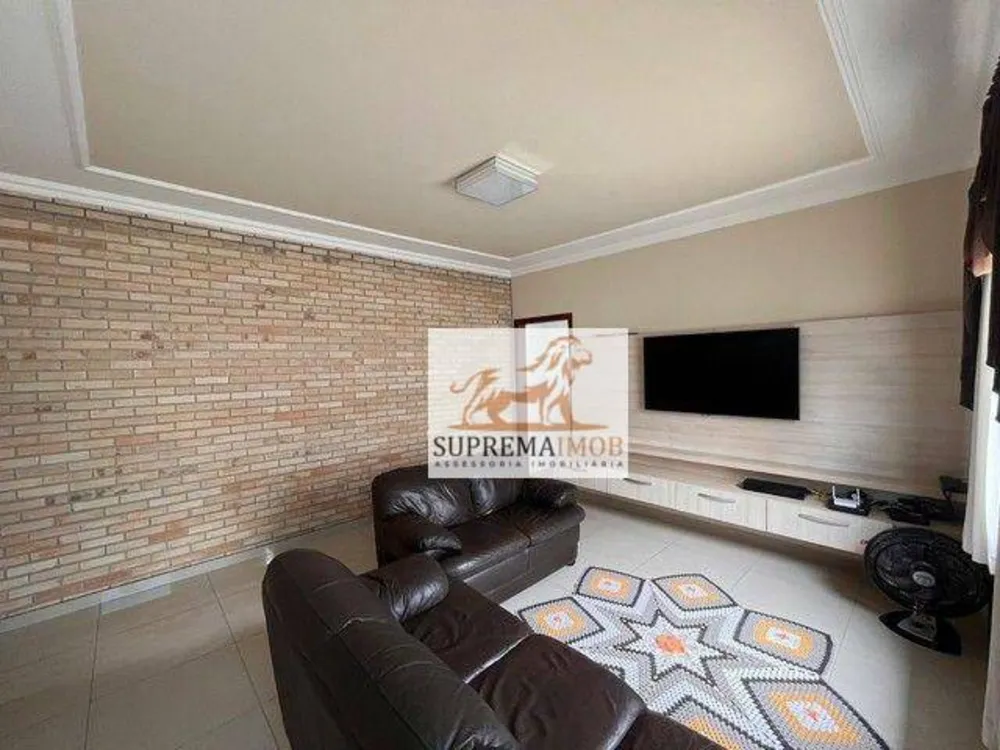 Casa, 4 quartos, 280 m² - Foto 1