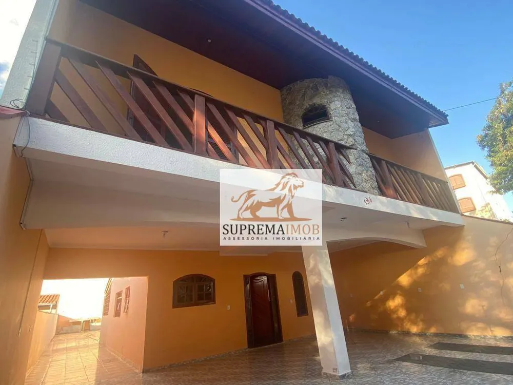 Casa, 4 quartos, 330 m² - Foto 1