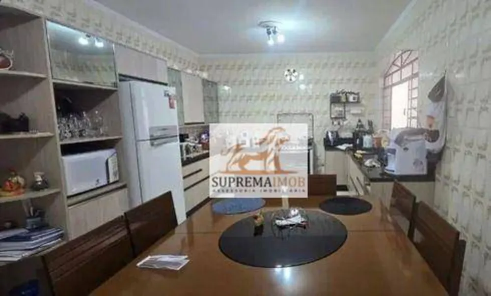 Casa, 3 quartos, 244 m² - Foto 3