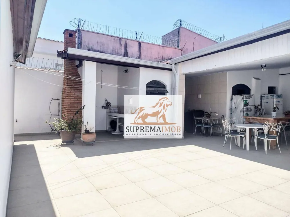 Casa, 3 quartos, 253 m² - Foto 1