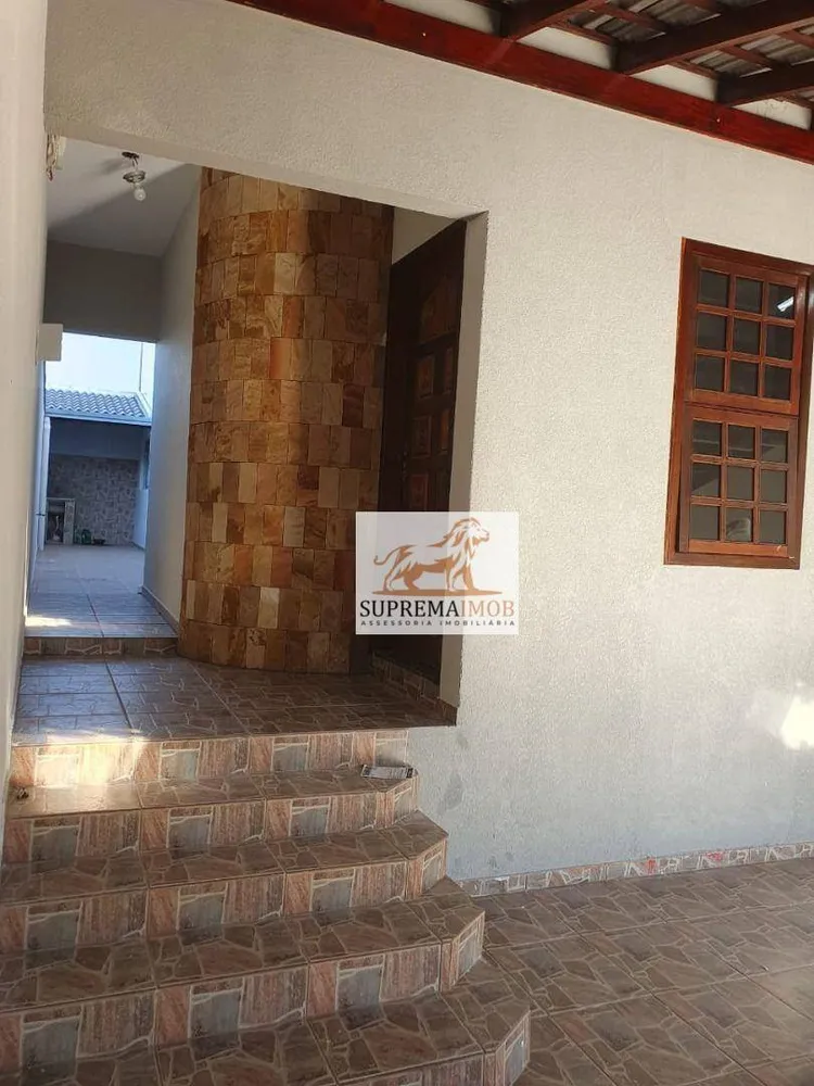 Casa, 4 quartos, 220 m² - Foto 1
