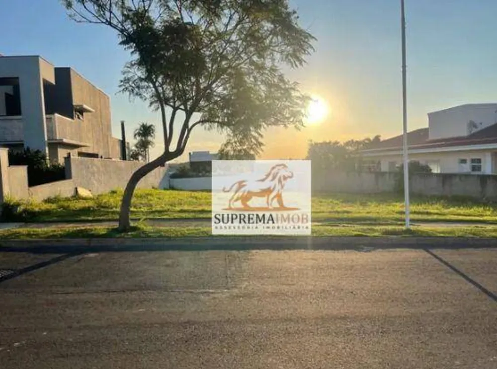 Loteamento e Condomínio, 1000 m² - Foto 1