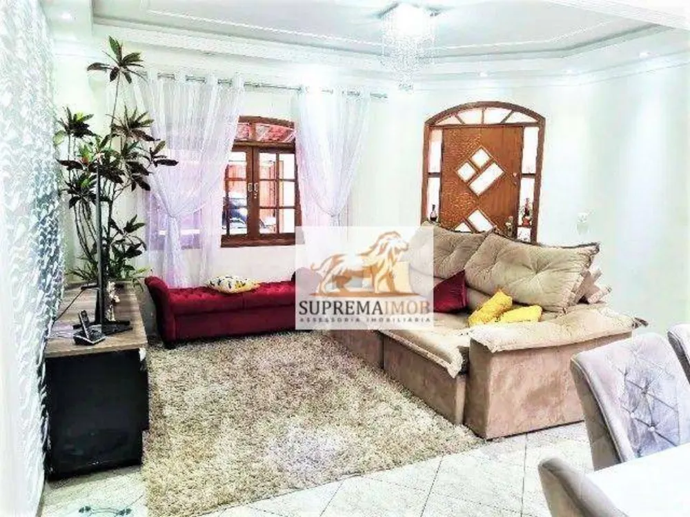 Casa, 3 quartos, 218 m² - Foto 1