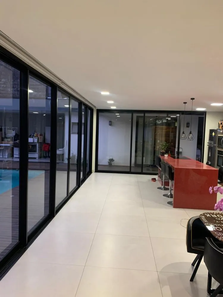 Casa, 4 quartos, 330 m² - Foto 2