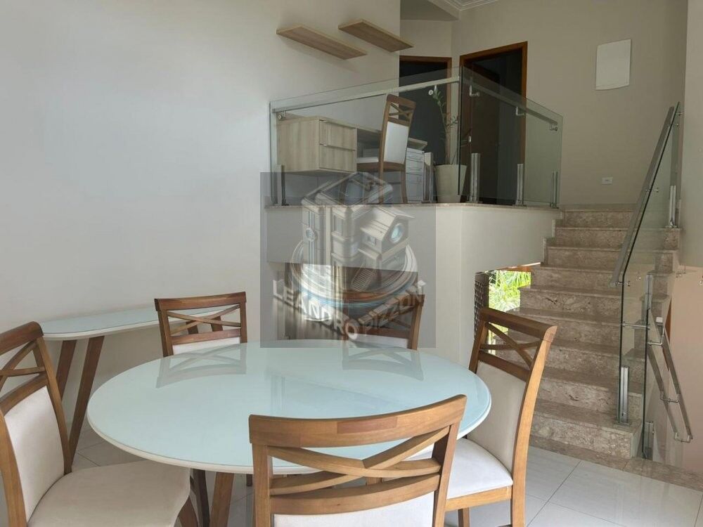 Casa de Condomínio para alugar com 3 quartos, 300m² - Foto 3