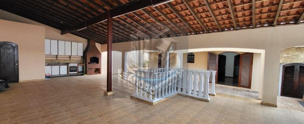 Casa de Condomínio para alugar com 4 quartos, 700m² - Foto 2
