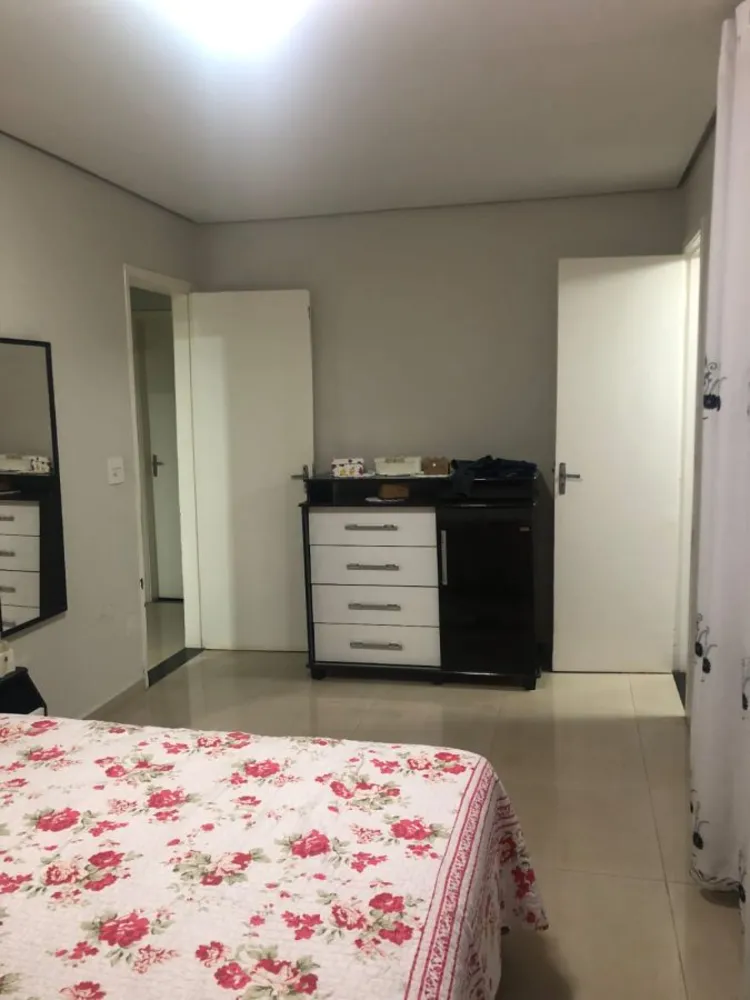 Casa, 3 quartos, 245 m² - Foto 4