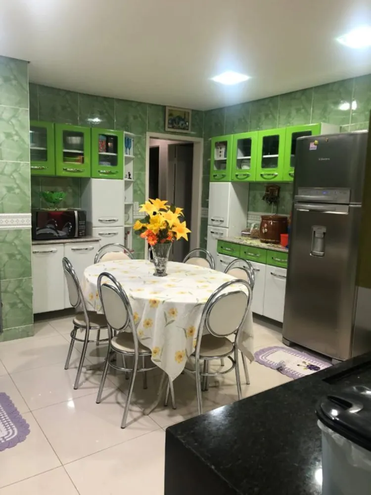 Casa, 3 quartos, 245 m² - Foto 2