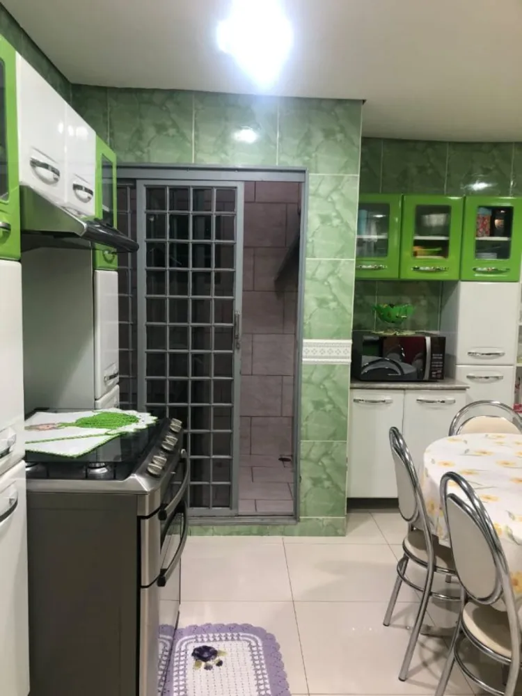 Casa, 3 quartos, 245 m² - Foto 3