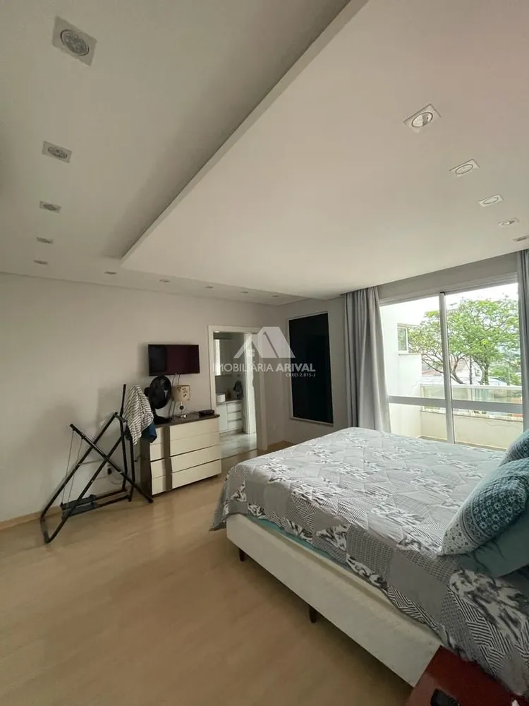 Casa, 3 quartos, 278 m² - Foto 1