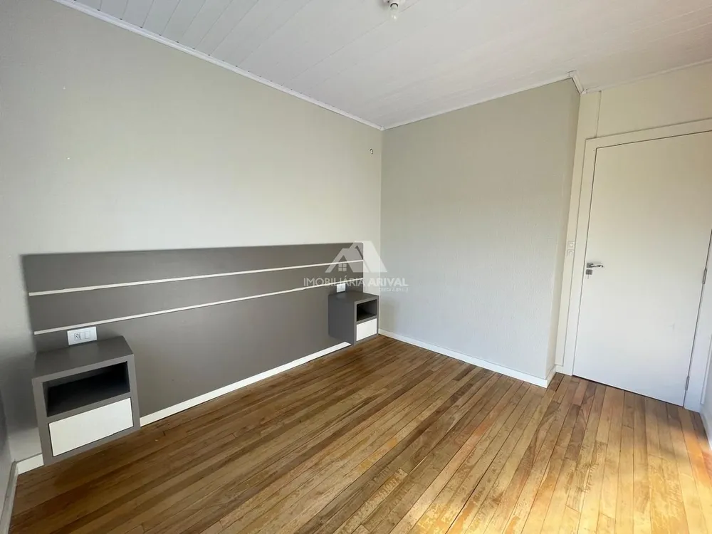 Casa, 5 quartos, 203 m² - Foto 1