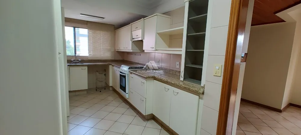 Apartamento, 3 quartos, 200 m² - Foto 2