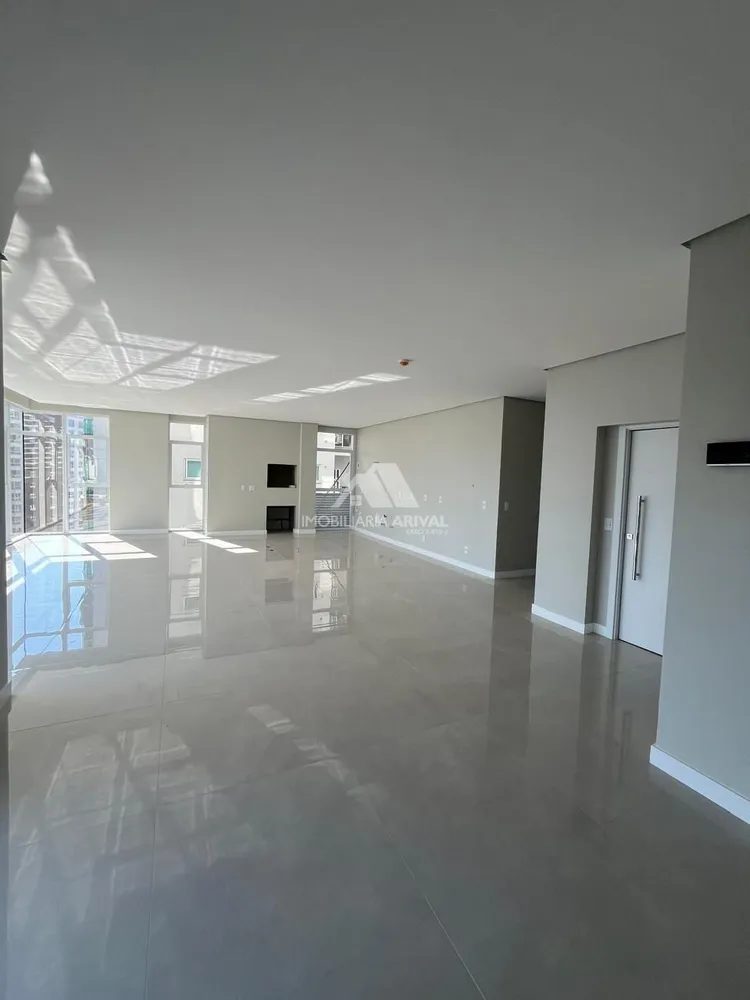 Apartamento, 3 quartos, 224 m² - Foto 3