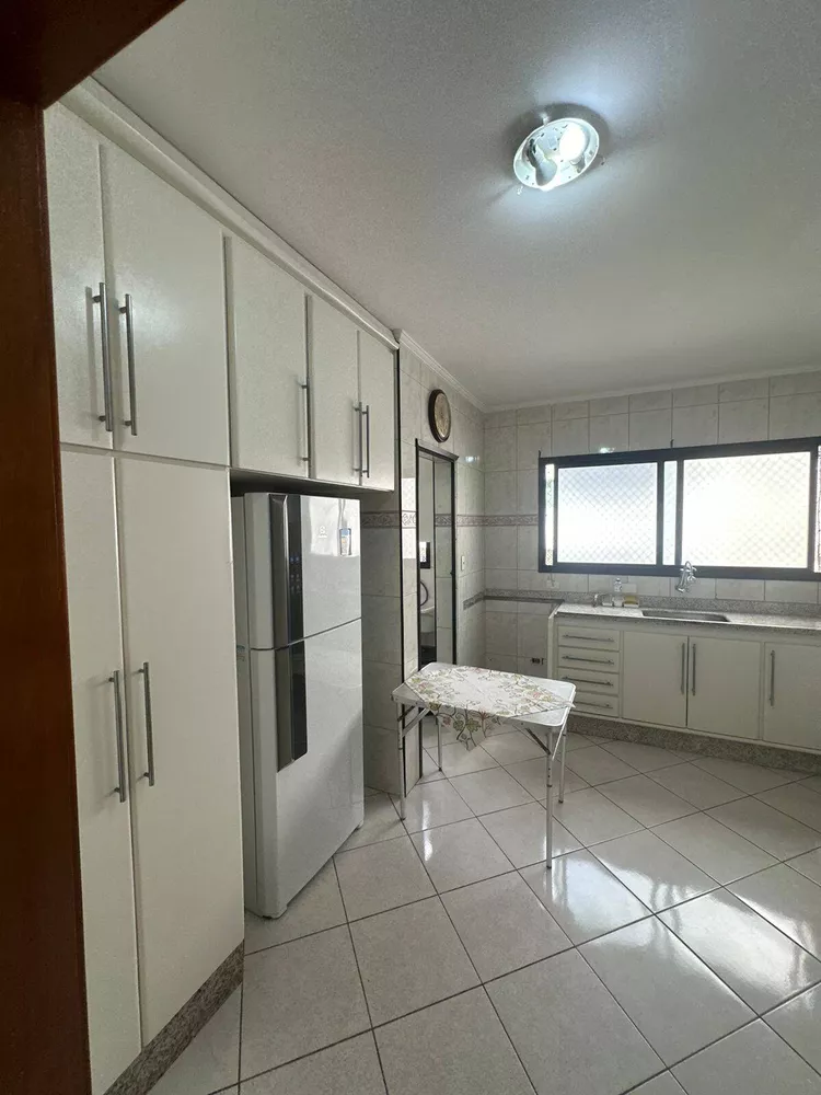 Apartamento à venda com 3 quartos, 211m² - Foto 6