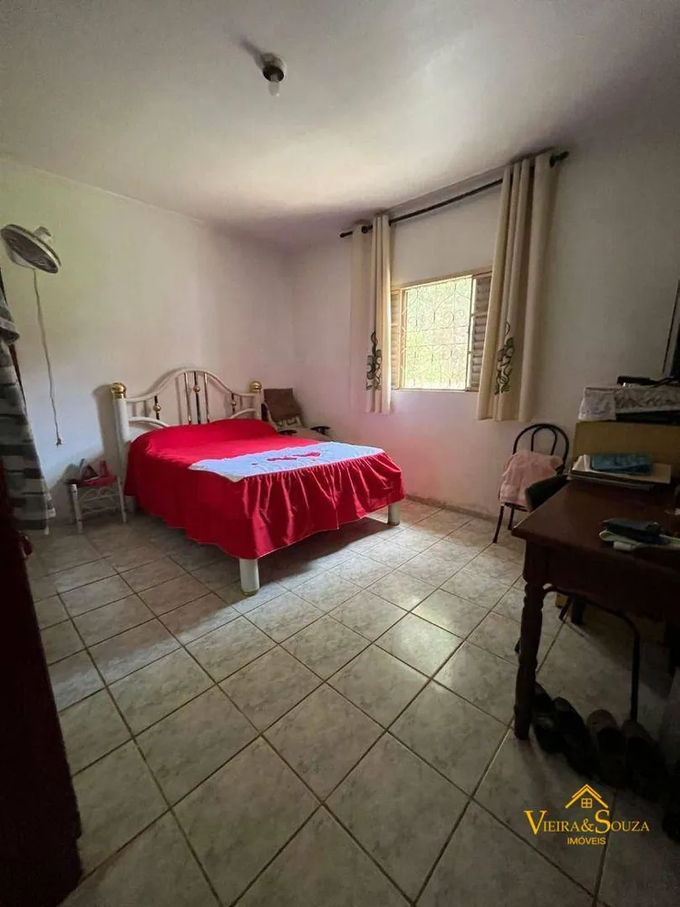 Chácara, 3 quartos, 1305 m² - Foto 6
