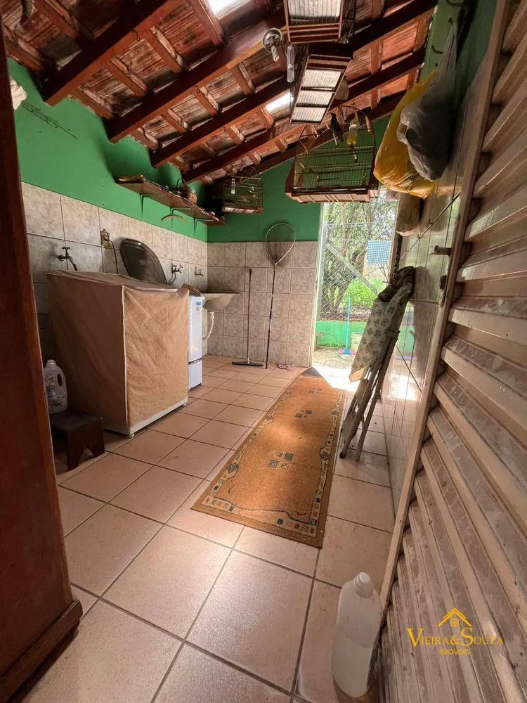 Chácara, 3 quartos, 1305 m² - Foto 1