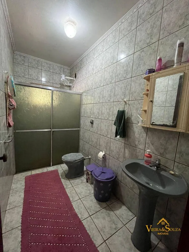 Chácara, 3 quartos, 1305 m² - Foto 2